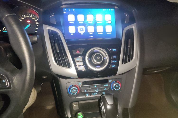 Used Ford Focus 2017 Sedan 1.6L Automatic Fashion Edition Smart Drive Version Audio And AC Panel