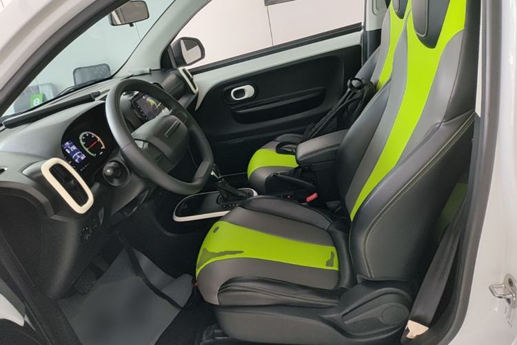 Used Roewe Clever 2021 302 km New Four-Seater Super-Efficient Version
