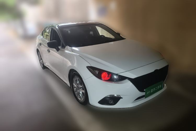 Used Mazda 3 Axela 2016 Sedan 1.5L Automatic Comfort Model
