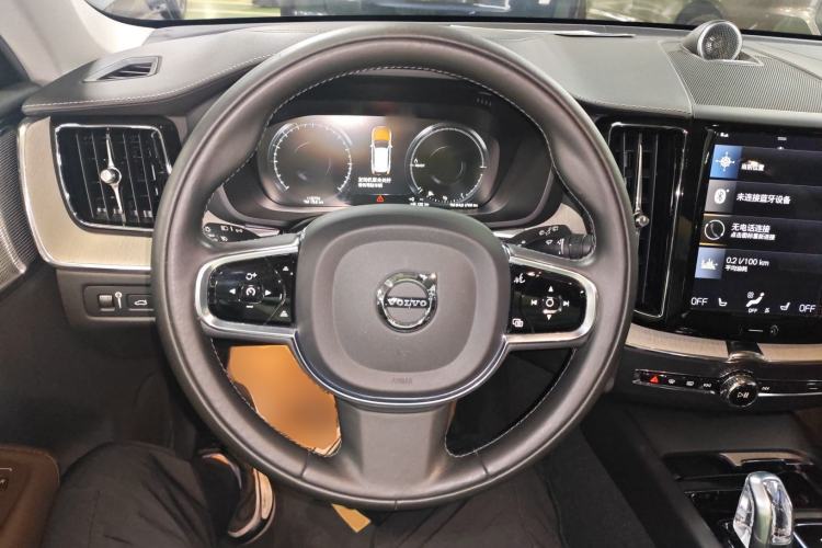 Used Volvo XC60 New Energy 2019 T8 E-Drive Hybrid Prestige Luxury Version China V Standard
