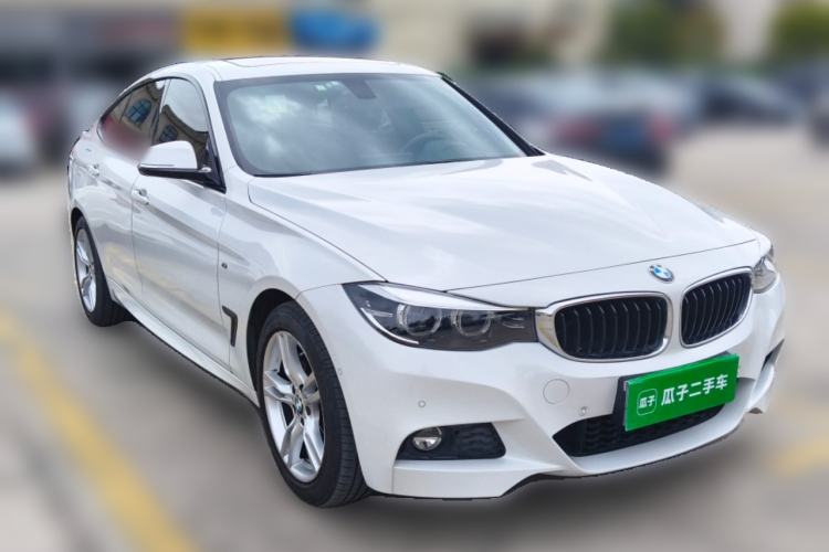 Used BMW 3 Series GT 2020 320i M Sport Package Front Right 45 Deg