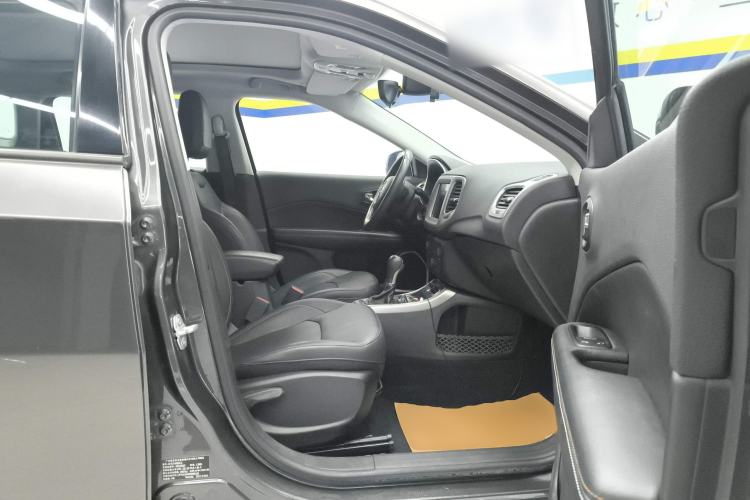 Used Jeep Compass 2017 200T Automatic Family Edition
