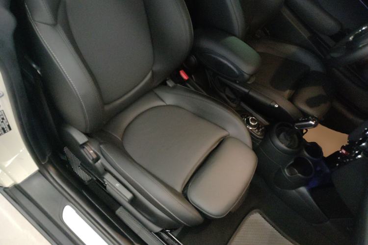 Used MINI MINI 2023 1.5T COOPER Artist