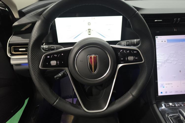 Used Hongqi H5 2024 2.0T Automatic Smart Connect Flagship Edition Steering Wheel