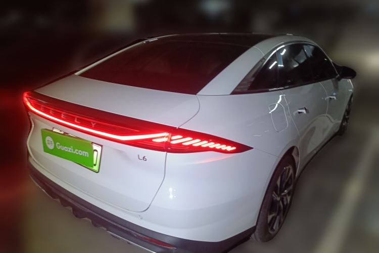 Used Geely Galaxy L6 2023 125km Starship
