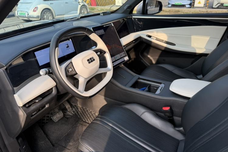 Used Geely Galaxy L7 2024 1.5T 115 km PLUS Dragon Edition