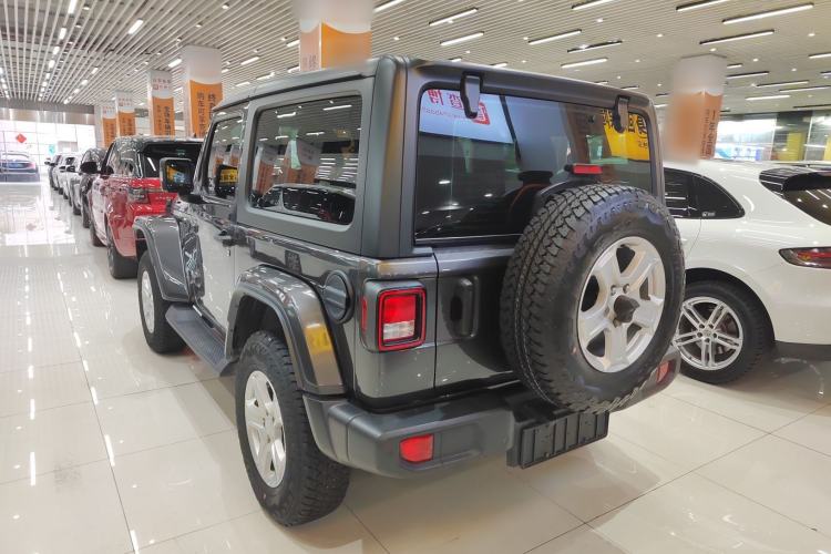 Used Jeep Wrangler 2019 2.0T Sahara Two-Door Version China VI Emission Standard
