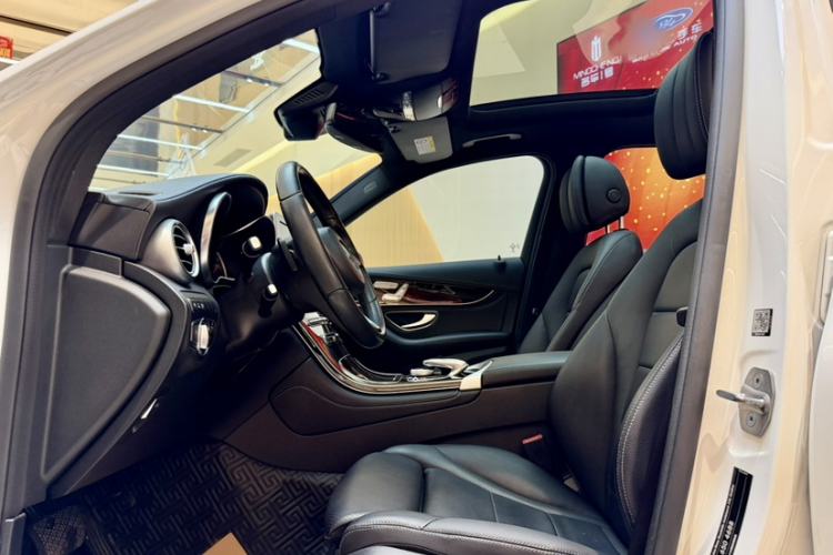 Used Mercedes-Benz GLC 2018 Facelift GLC 260 4MATIC Luxury Edition