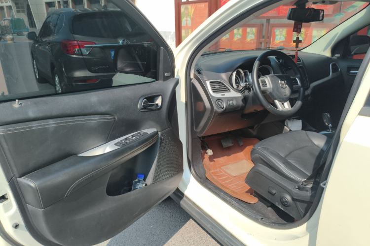 Used Dodge Journey 2013 2.4L Two-Wheel Drive Luxury Version