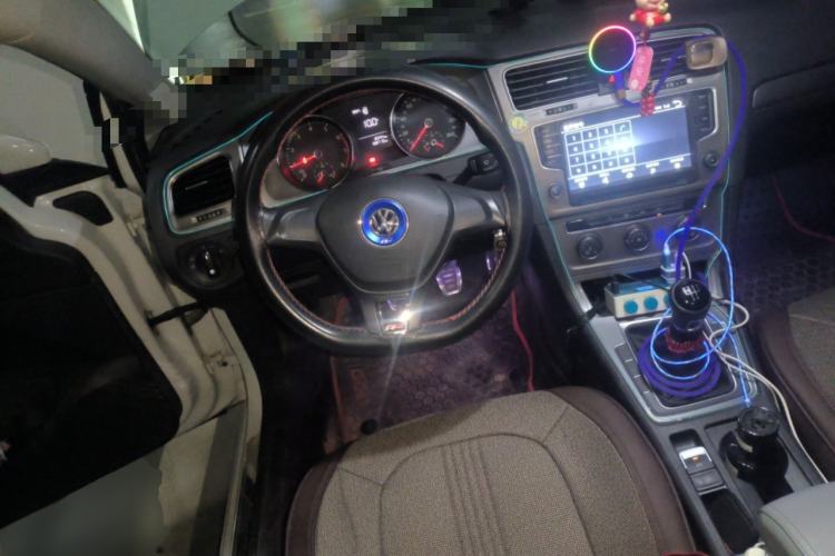 Used Volkswagen Golf 2015 1.6L Manual Fashion Edition