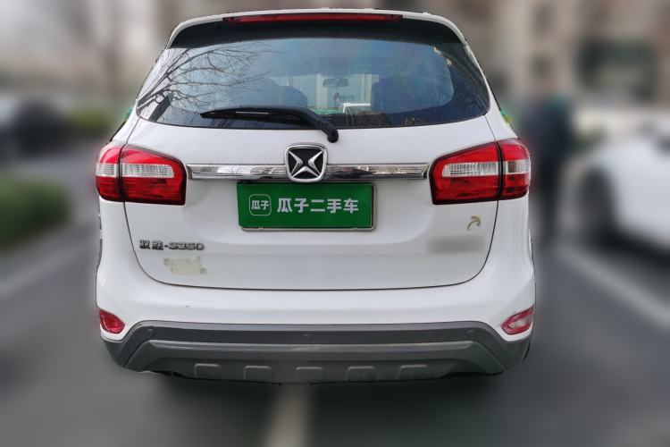 Used JMC Yusheng S350 2016 2.4T Automatic 2WD Diesel Luxury Version with Sunroof 5 Seats Rear