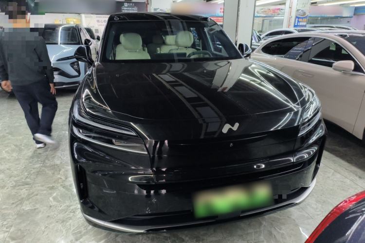 Used ONVO Luxeed L90 2025 Model—Max Six-Seater Version
