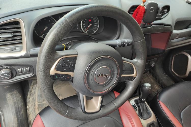 Used Jeep Renegade 2018 Connected Large Screen Version 180T Automatic High-Energy Edition
