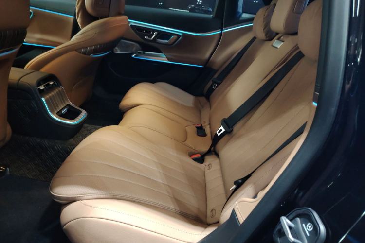 Used Mercedes-Benz E-Class 2024 E 300 L Luxury Model Left Rear Seat