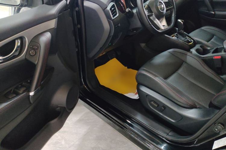 Used Nissan Qashqai 2021 2.0L CVT Luxury Edition Driver Seat