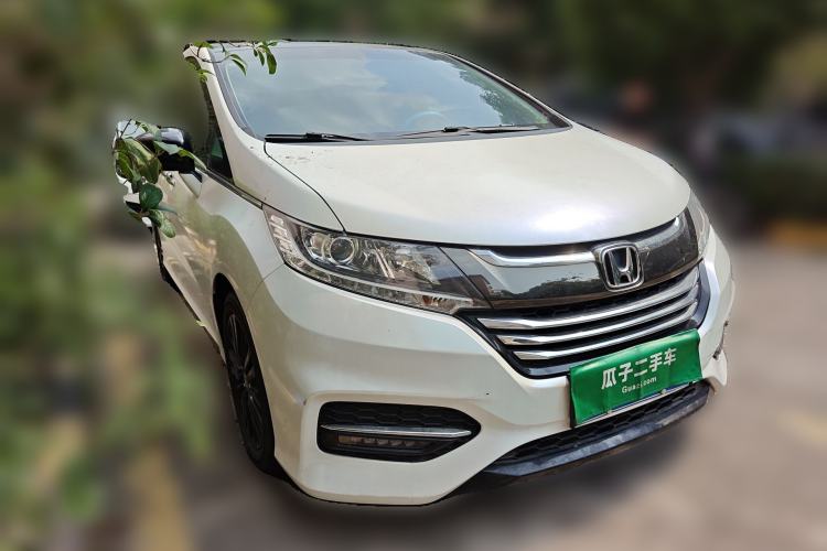 Used Honda Odyssey 2018 2.4L Luxury Edition Front Right 45 Deg