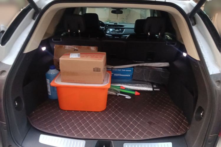 Used Cadillac XT5 2016 28T Four-Wheel Drive Luxury Model Trunk