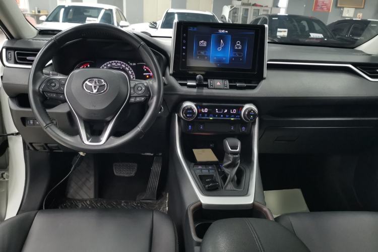 Used Toyota RAV4 2020 2.0L CVT Two-Wheel Drive Fashion PLUS Edition Center Console