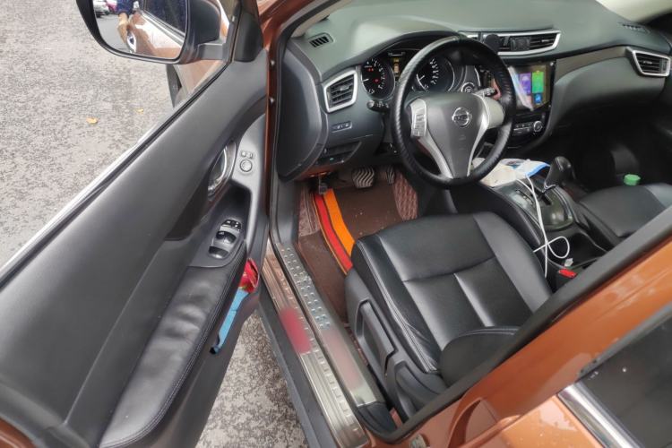 Used Nissan X-Trail 2014 2.0L CVT Comfort Edition 2WD Driver Seat