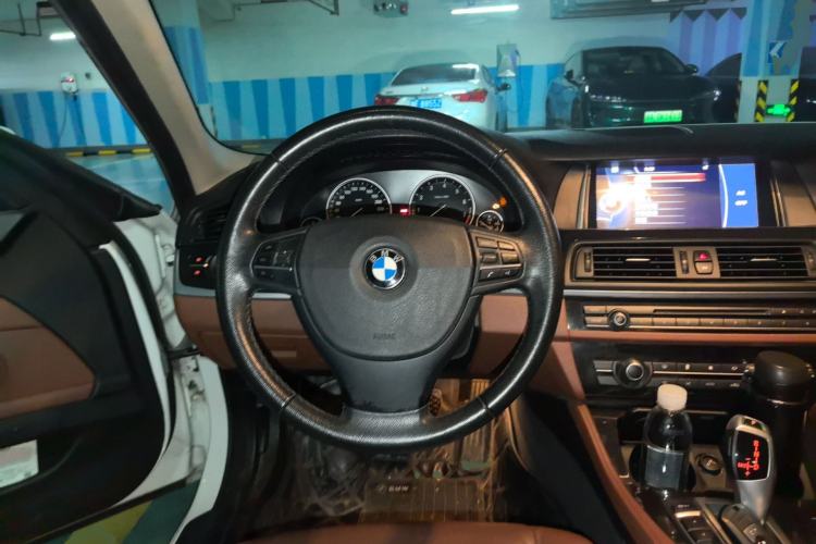 Used BMW 5 Series 2014 528Li Leading Model
