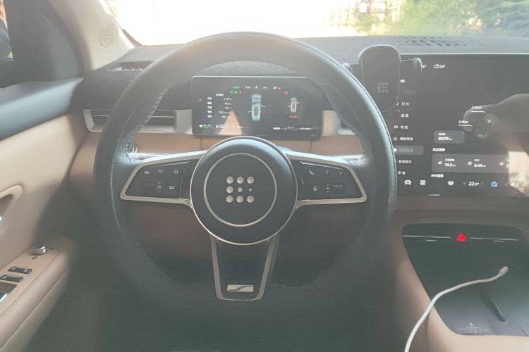 Used Landian E5 PLUS 2025 165 km Long-Range Version 7 Seats