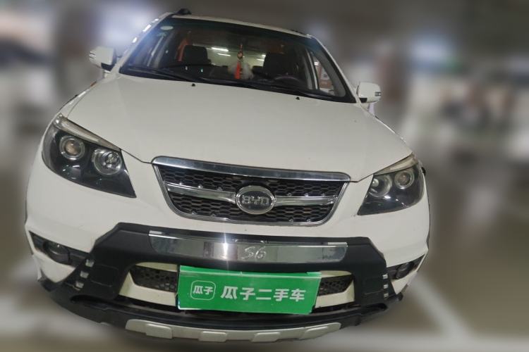 Used BYD S6 2013 Platinum Edition 2.0L Manual Luxury Model Front