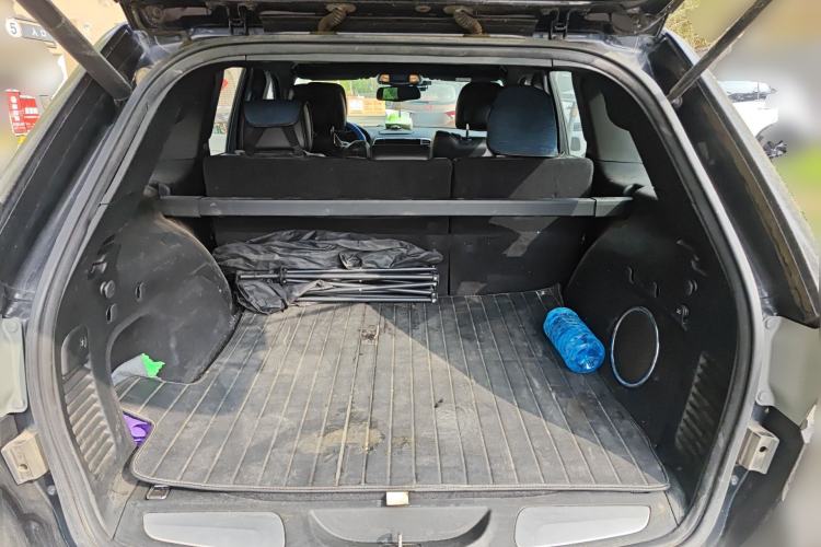 Used Jeep Grand Cherokee 2017 3.0L Comfort Navigation Edition Trunk