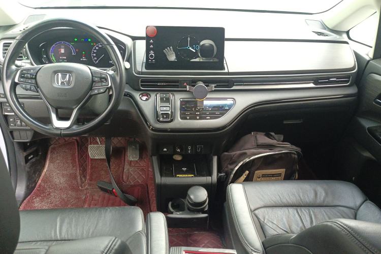 Used Honda Elysion 2024 2.0L eHEV Luxury Edition Center Console