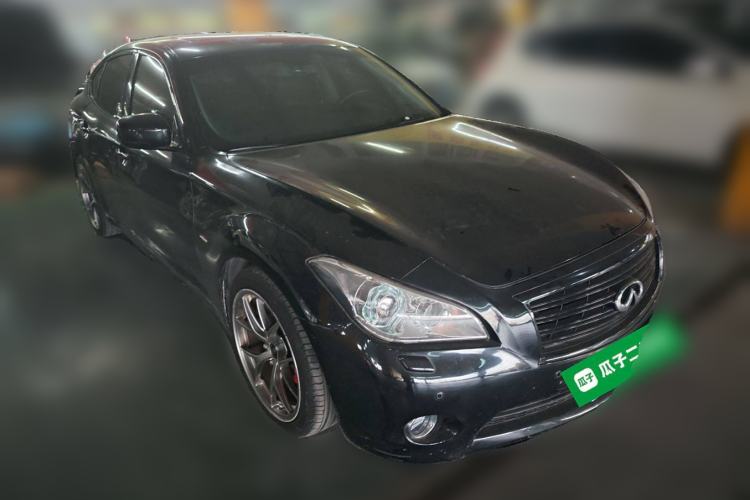 Used Infiniti M Series 2011 M37 model
