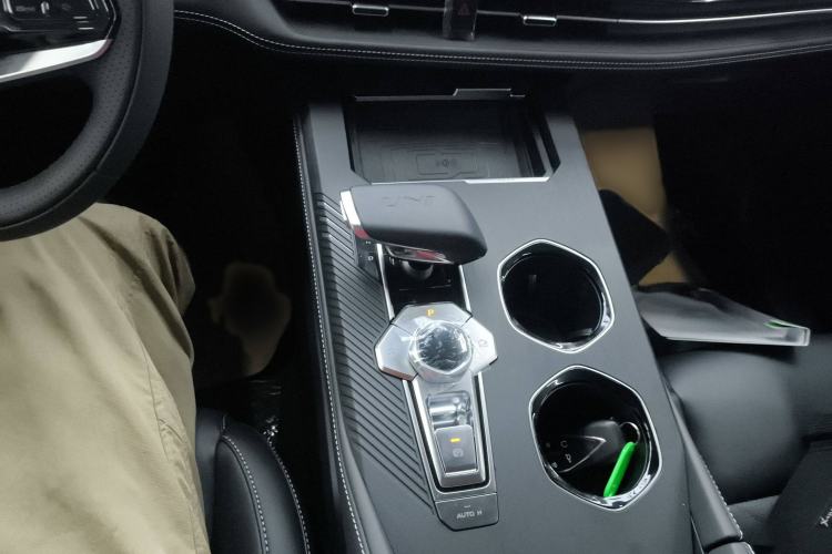 Used CHANGAN UNI-K iDD 2024 Chuzhi iDD 1.5T 135km Smart & Fun Model Gear Lever