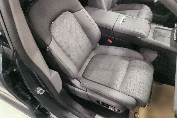 Used Zeekr 7X 2025 75 kWh Rear-Wheel Drive Intelligent Driving Version Right Front Seat