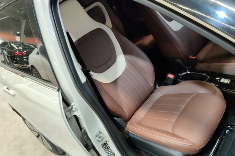 Used Wuling Bingo 2023 333 km Lingxi Connected Version Right Front Seat