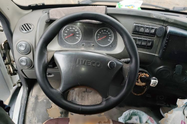 Used Iveco Power Daily 2017 2.5T Deluxe A37 High-Roof 6-7 Seater Bus 47Z5
