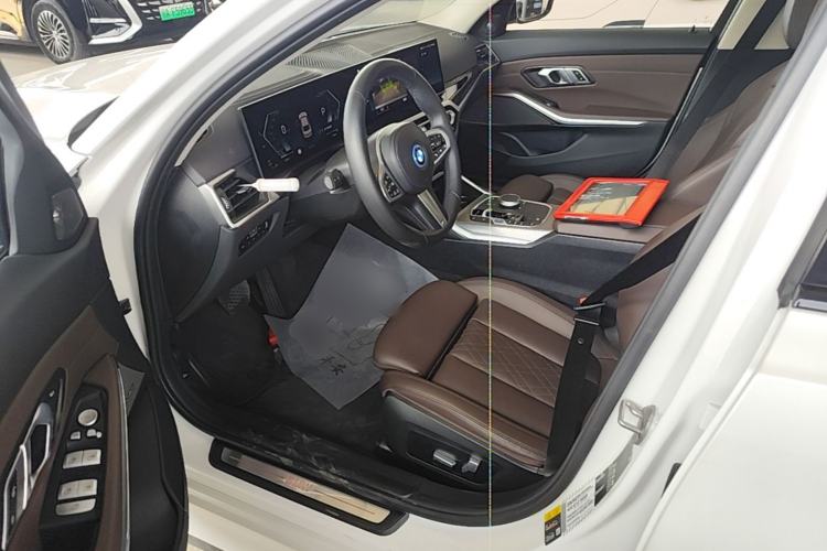 Used BMW i3 2023 eDrive 40 L Midnight Edition
