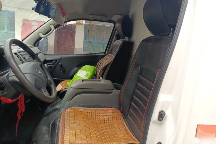 Used Foton Scenic G7 2017 2.0L Long-Wheelbase Commercial Van High Roof 2 Seats 4Q20M