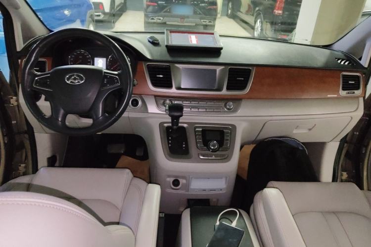 Used SAIC MAXUS G10 2014 2.0T Automatic Executive Edition