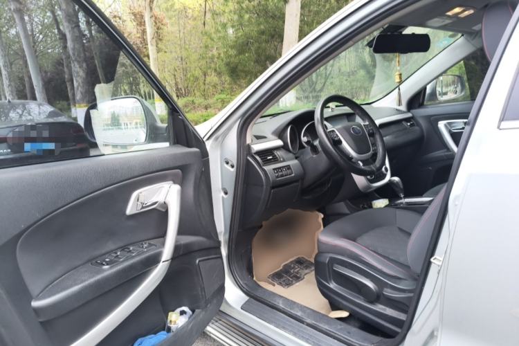 Used Bestune X80 2013 2.0L automatic comfort version Driver Seat