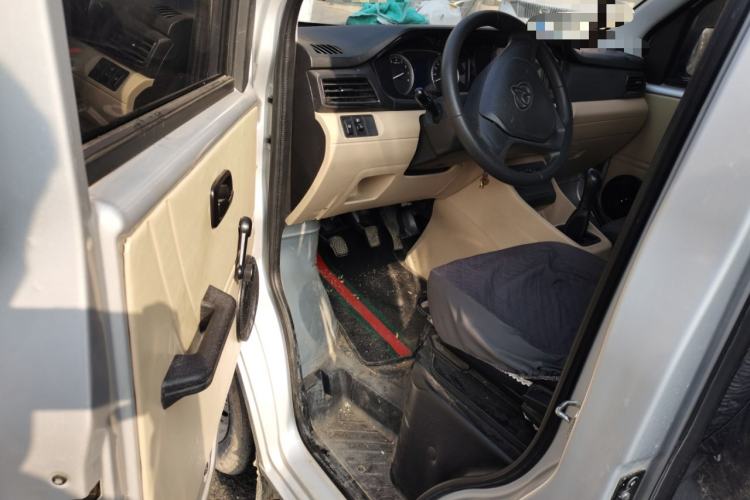 Used CHANGAN KUAYUE Xing V3 2023 1.5L Gasoline Comfort Model 7-Seater Passenger Vehicle Driver Seat