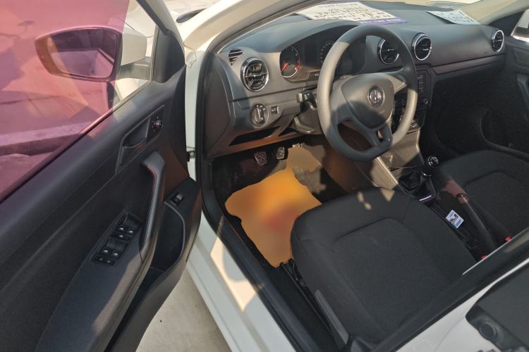 Used Volkswagen Jetta 2017 1.5L Manual Fashion Edition