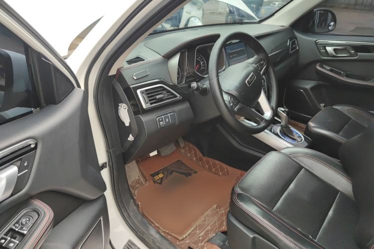 Used Zotye Domy X5 2015 1.5T CVT ZhiXian Model China IV Standard Driver Seat