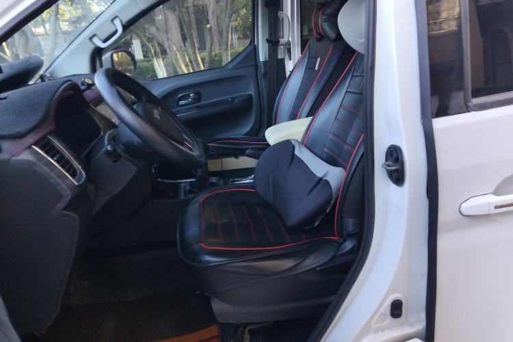 Used Jinbei Gold Hiace 2023 1.5L Passenger Vehicle Engineering Lion 5/6/7 Seater
