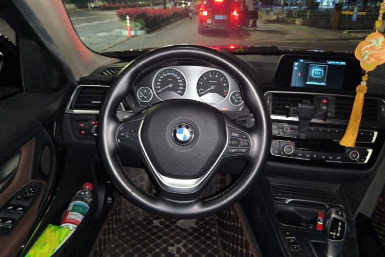 Used BMW 3 Series 2018 320Li Fashion Model Steering Wheel