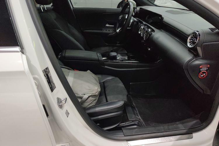 Used Mercedes-Benz A-Class 2021 A 200 L Sport Sedan Fashion Model
