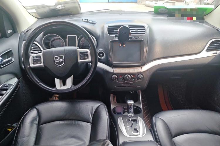 Used Dodge Journey 2013 2.4L Two-Wheel Drive Luxury Version
