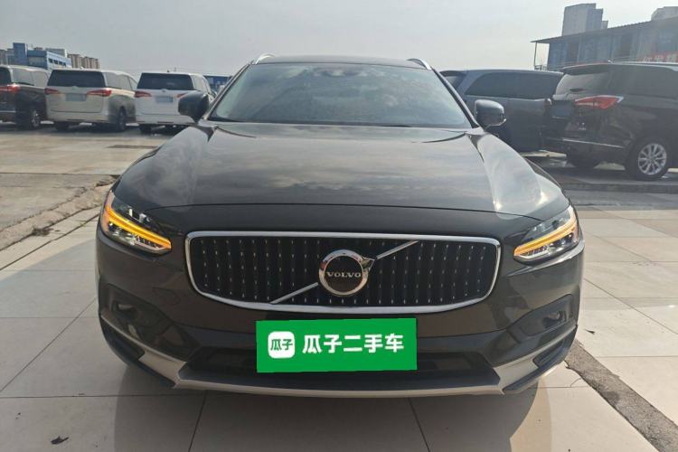 Used Volvo V90 2021 Cross Country B5 AWD Smart Range Edition
