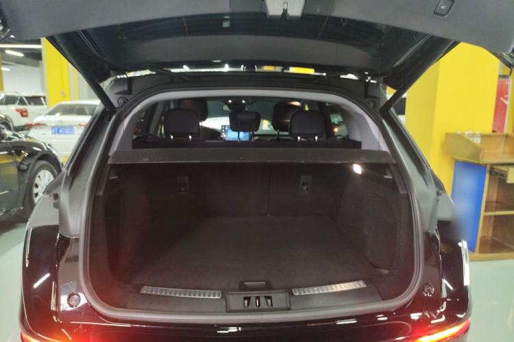 Used Lincoln Corsair 2022 2.0T Two-Wheel Drive Deluxe Edition Trunk