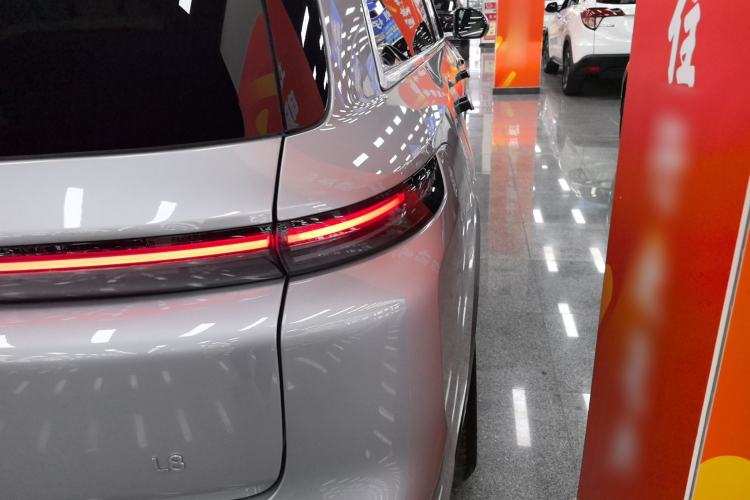 Used Li Auto L8 2023 Pro Model
