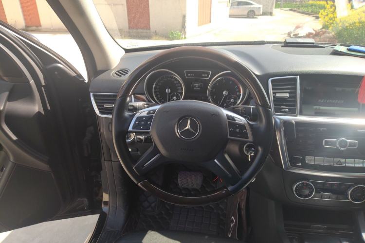 Used Mercedes-Benz M-Class 2014 ML 400 4MATIC Luxury Model
