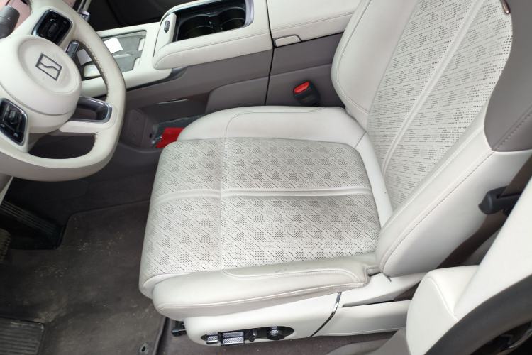 Used Zeekr 7X 2025 75 kWh Rear-Wheel Drive Intelligent Driving Version Left Front Seat