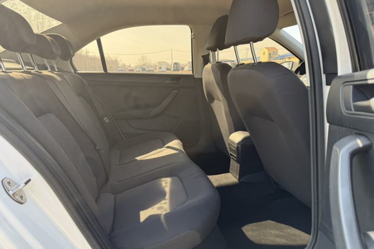 Used Volkswagen Santana 2016 1.4L Manual Fashion Edition Interior 2